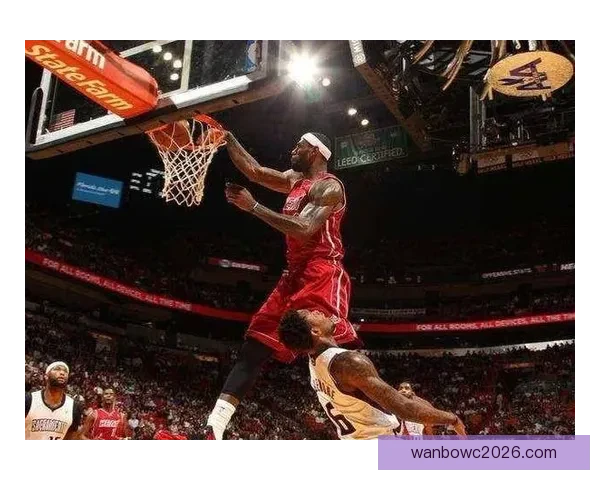 詹姆斯昨日惊人劈扣起跳三点二米入网速度接近五十公里